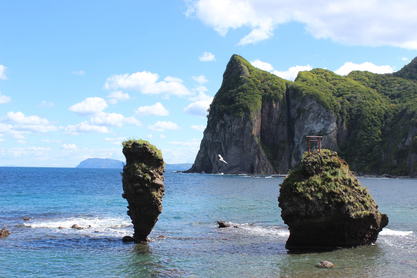 夫婦岩とも呼ばれています