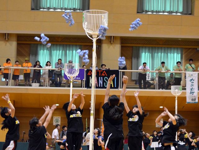 和寒町で始まった全日本玉入れ