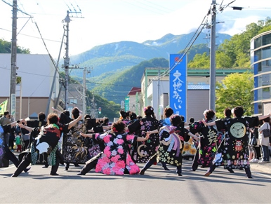 地元高校生のよさこい・豊漁の舞