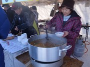 寒空の下でいただく鍋料理は絶品