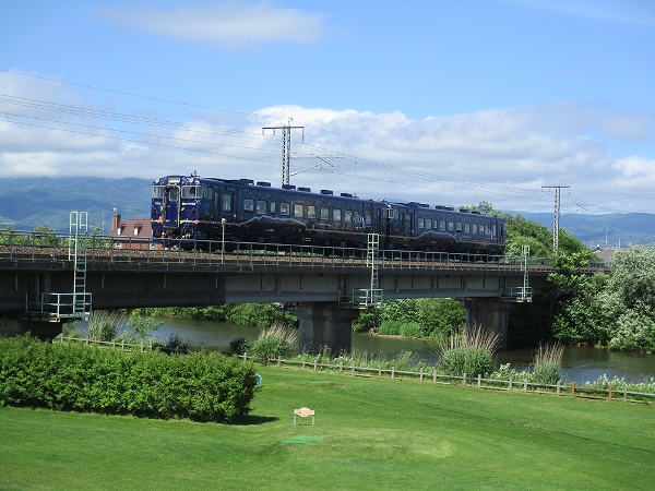 地域情報発信列車「ながまれ号」