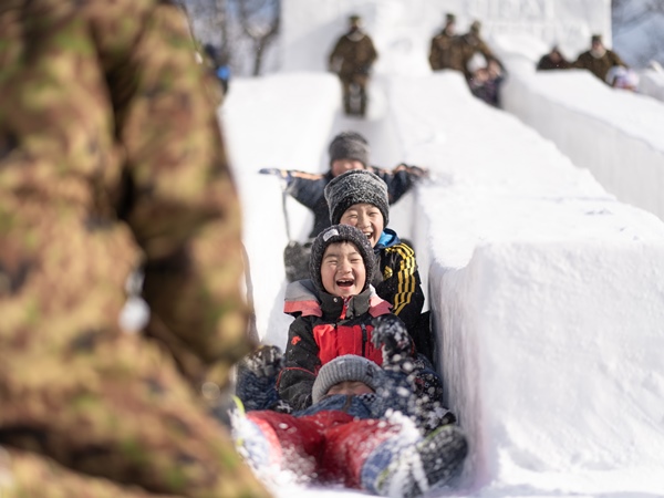 子どもに大人気の「大すべり台」