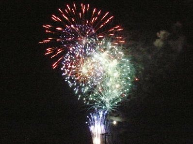 花火大会は前夜祭に開催