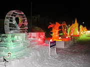 美しい氷像が並び、感動の風景