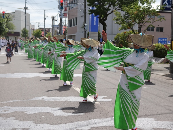 伝統の「提灯神輿・音頭踊り」