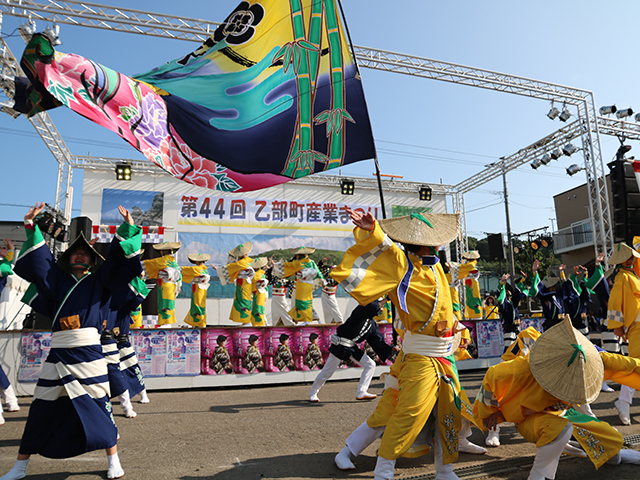 様々なステージプログラムも好評