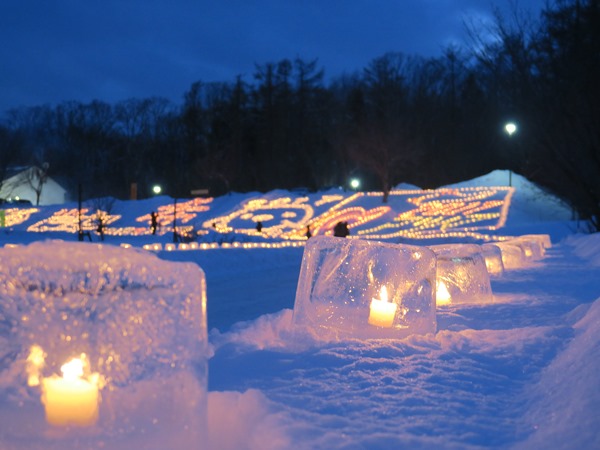 会場や周辺を彩る冬の風物詩