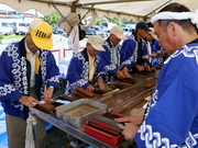 包丁研ぎの技などを披露