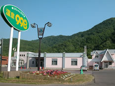 隣は18ホールのパークゴルフ場