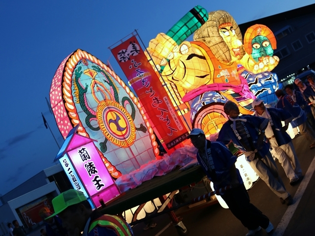 どれも趣向を凝らした行灯ばかり