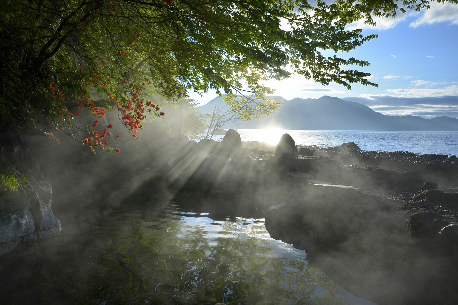 足元湧出泉の天然露天風呂