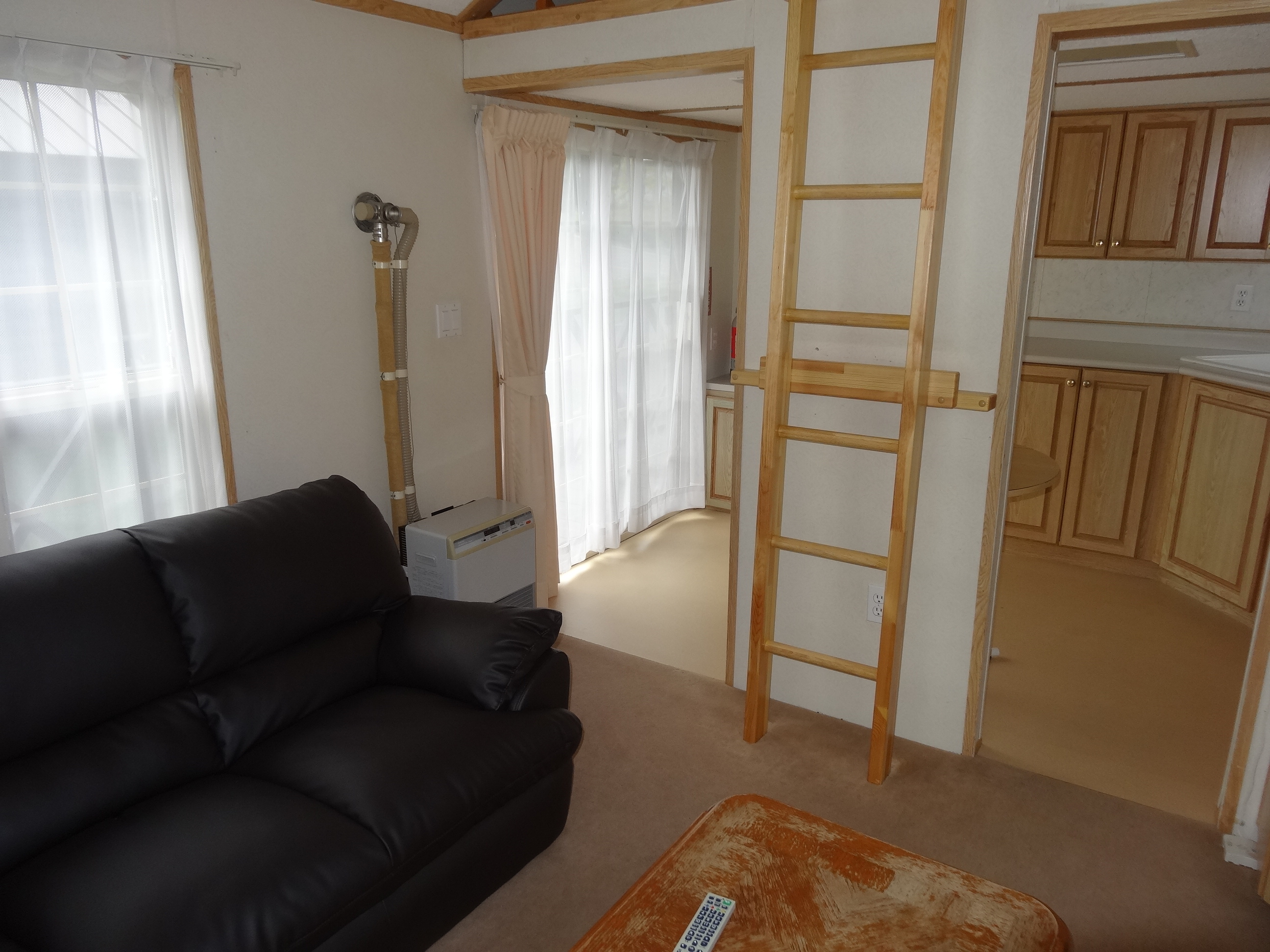 トレーラーハウス(リビング)