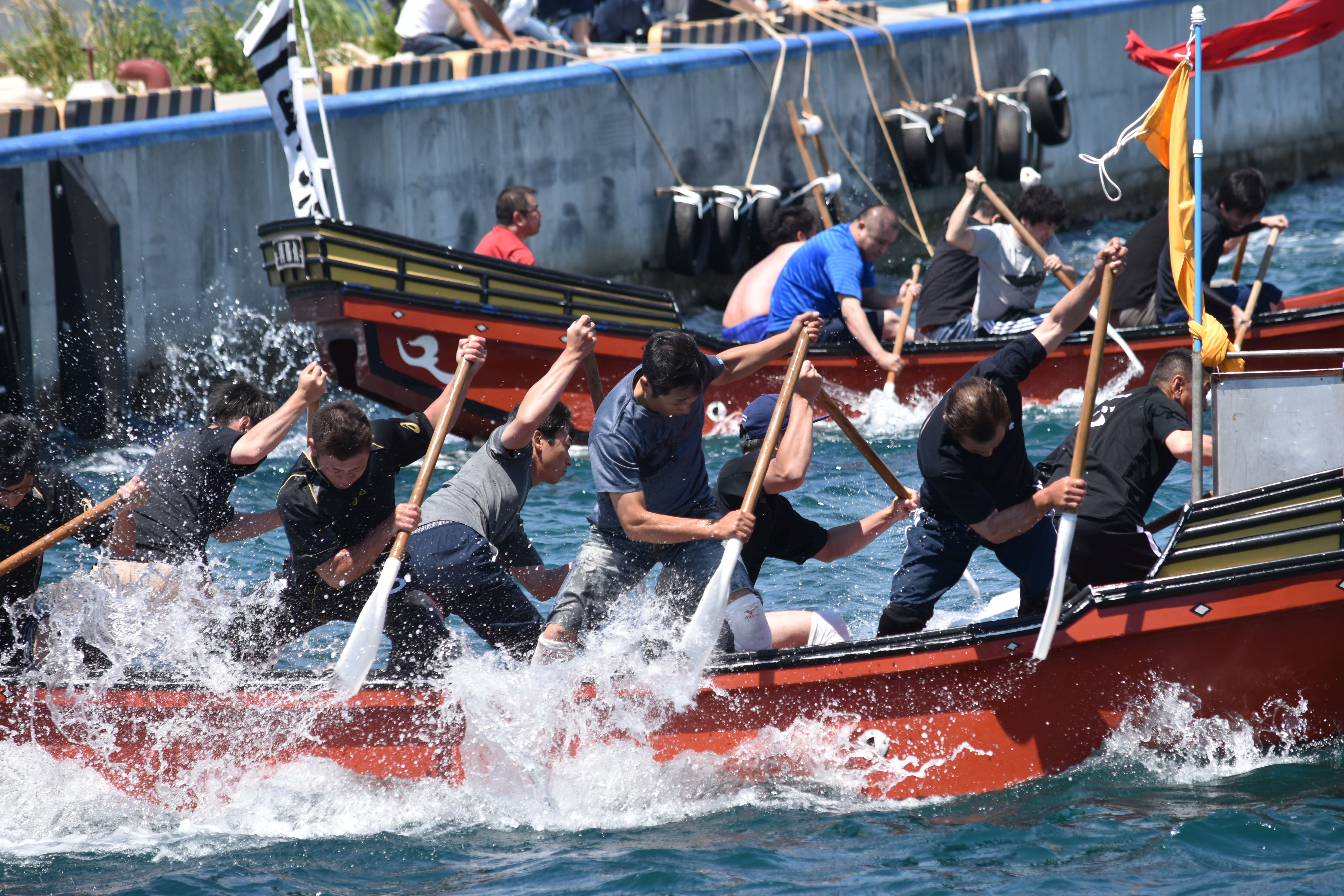 毎年白熱する北前船競漕大会