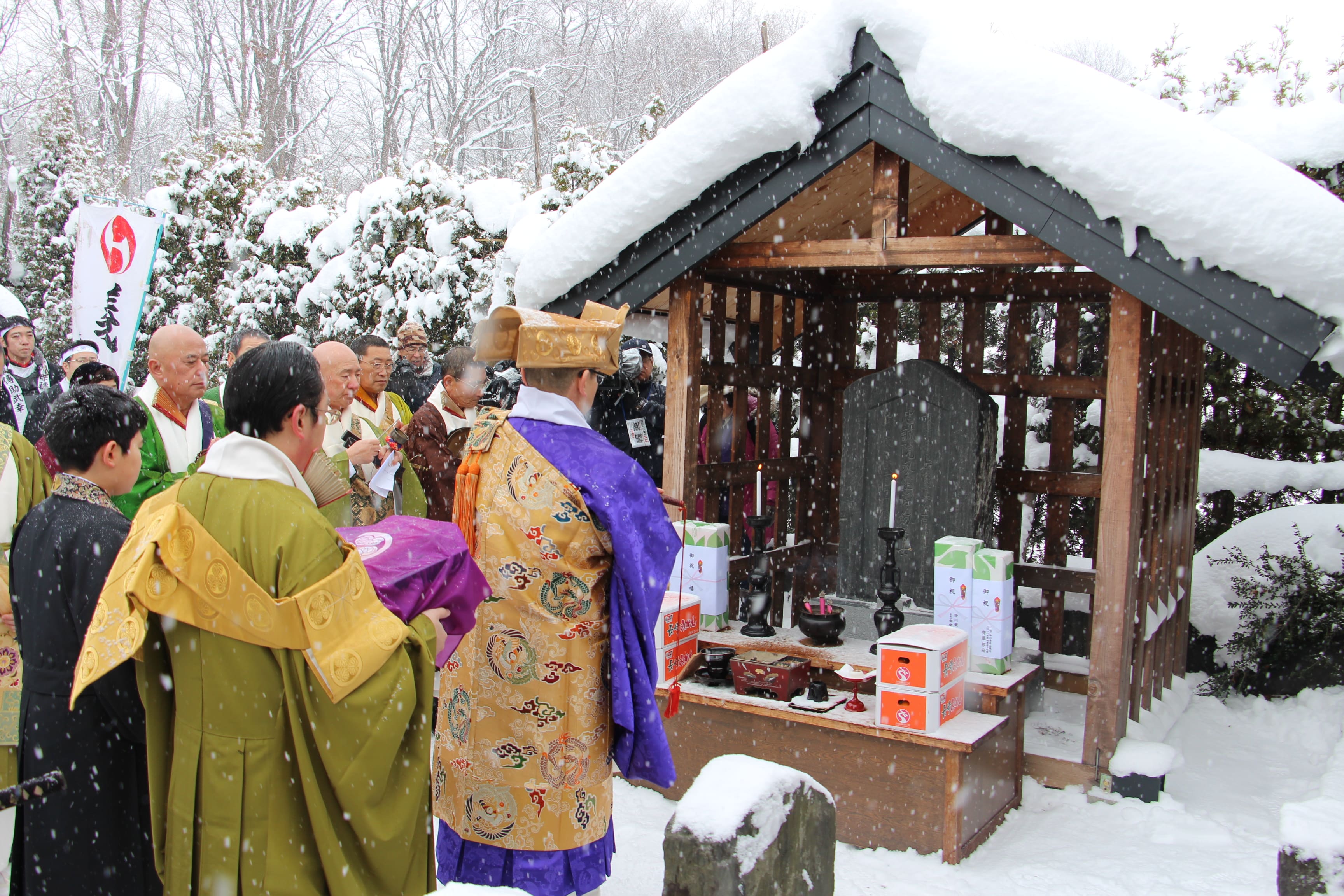 住職による法要が執り行われます