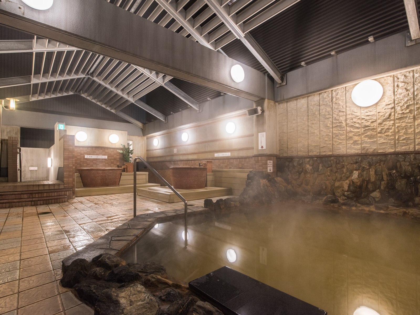 都心で天然温泉に癒されるホテル