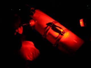 反射望遠鏡で星や月を観察