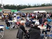 旬の魚介類などがたくさん並ぶ