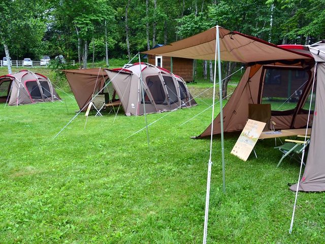 テントなどキャンプ用品も展示