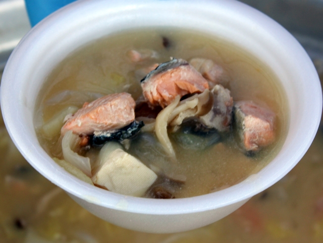 出汁がよく出ている秋鮭鍋