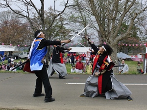 毎年5月「館城跡まつり」を開催
