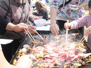 牛肉と新鮮なきのこに舌鼓！