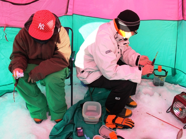 テントの中は意外な暖かさ