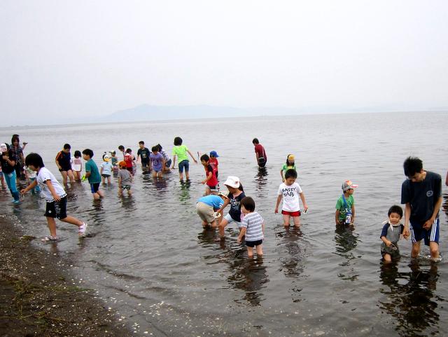 湖中宝探し大会