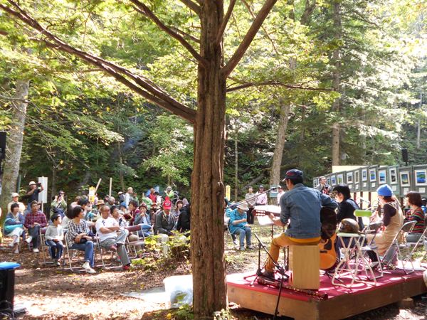 軽音楽のステージも楽しめます