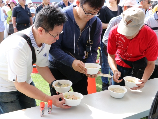 毎年行列のできる湧別鍋