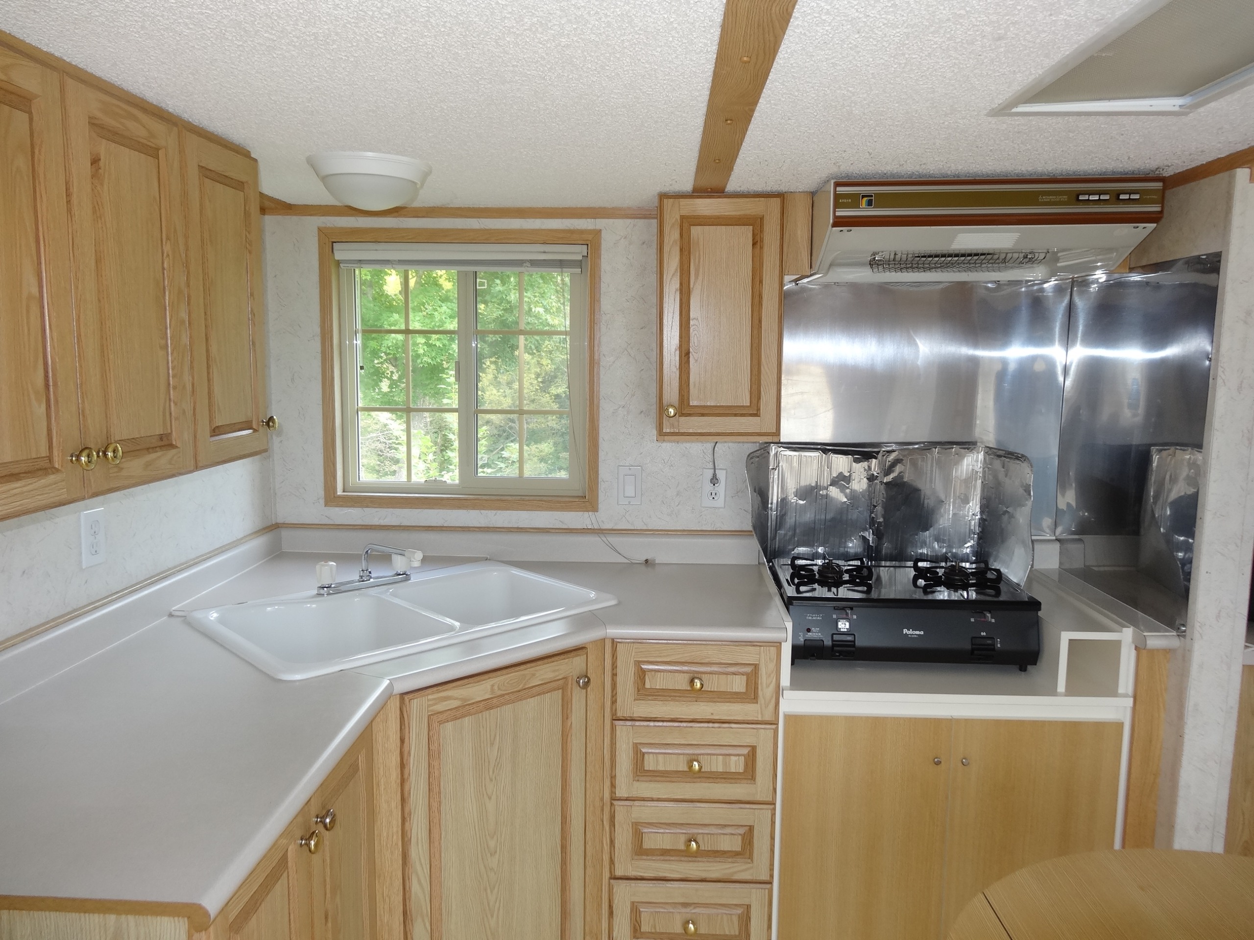 トレーラーハウス(キッチン)