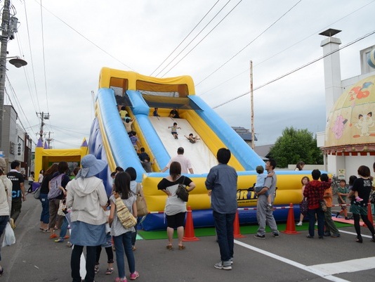 大すべり台やボールプールも登場